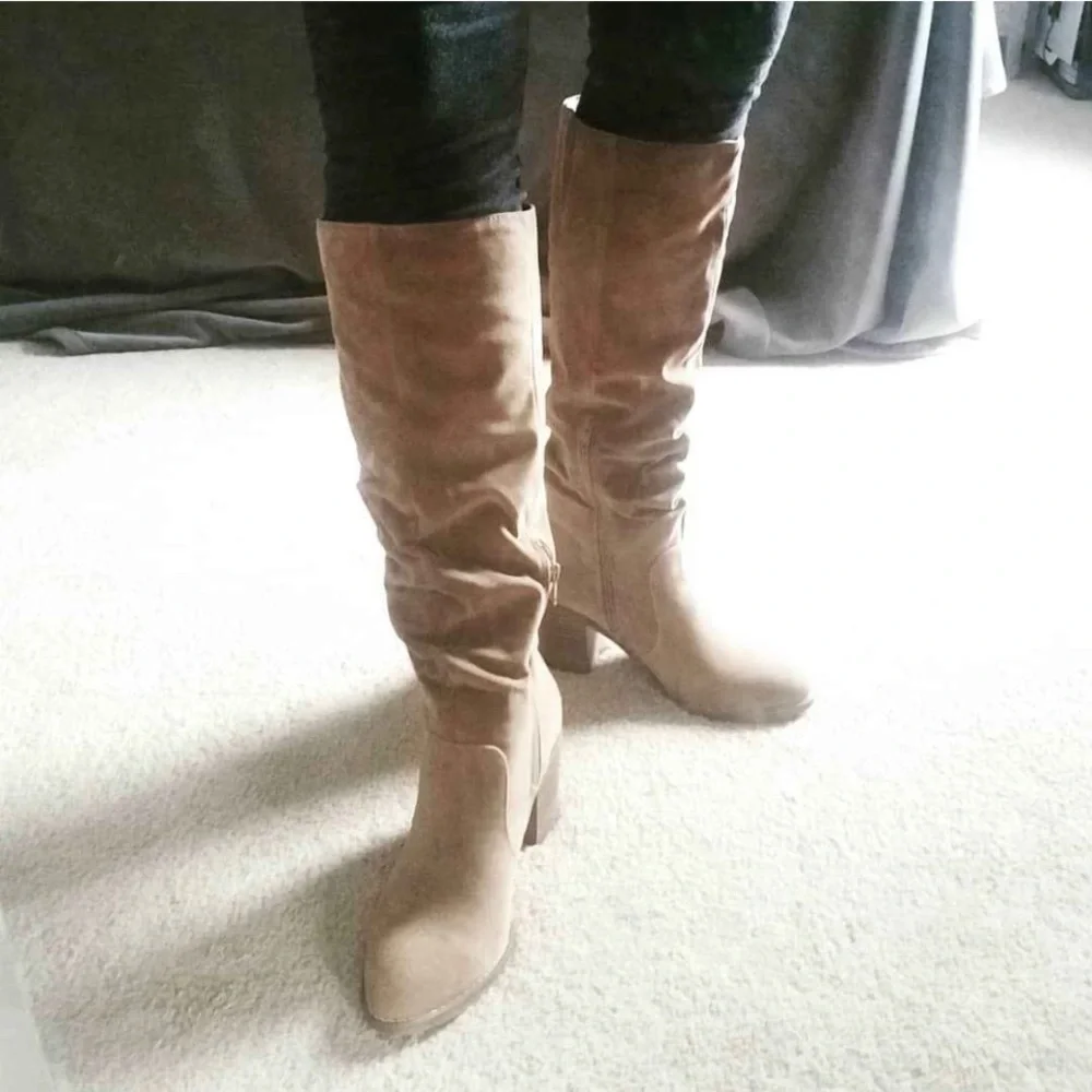 Universal Thread Slouch Boot - Picture 3 of 7